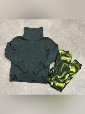 Womens ALO/GYMSHARK Sweatshirt & Leggings, sz Small